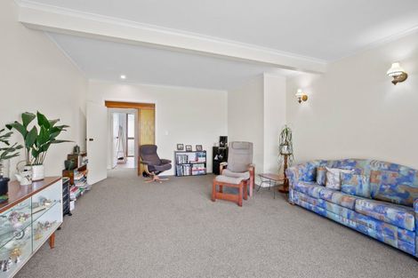 Photo of property in 3 Prudence Place, Oakura, 4314