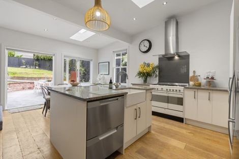 Photo of property in 8 Glen Road, Stokes Valley, Lower Hutt, 5019