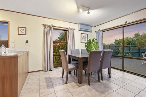 Photo of property in 85 Kennedy Avenue, Forrest Hill, Auckland, 0620