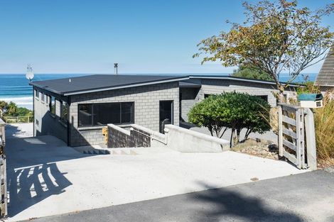 Photo of property in 32 Bedford Parade, Brighton, Dunedin, 9035