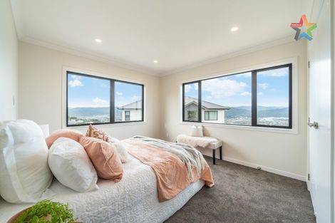 Photo of property in 12 Poto Road, Normandale, Lower Hutt, 5010