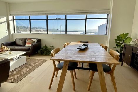 Photo of property in Quantum On Thorndon Quay, 4/163a Thorndon Quay, Pipitea, Wellington, 6011