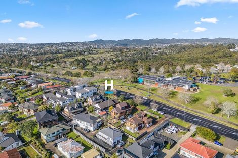 Photo of property in 4233 Great North Road, Glendene, Auckland, 0602