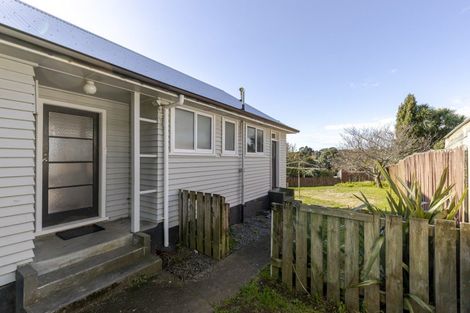 Photo of property in 56 Cook Street, Marfell, New Plymouth, 4310