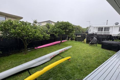 Photo of property in 36 Albatross Road, Red Beach, 0932