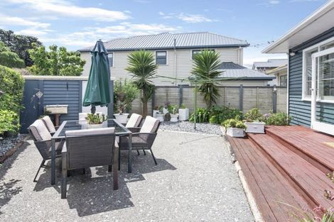 Photo of property in 5 Kinghorne Street, Strathmore Park, Wellington, 6022