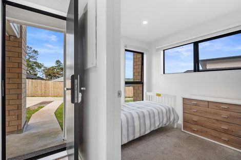 Photo of property in 16 Taupata Lane, Helensville, 0800