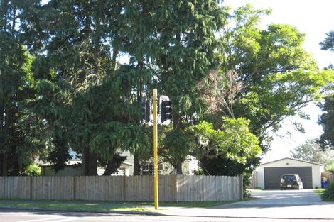Photo of property in 98 Hill Road, The Gardens, Auckland, 2105