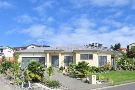 Photo of property in 23 Roberta Crescent, Orewa, 0931