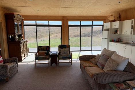 Photo of property in 919 Mangakuri Road, Elsthorpe, 4295