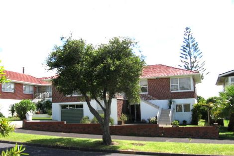 Photo of property in 17 Letterkenny Place, Blockhouse Bay, Auckland, 0600