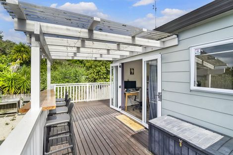 Photo of property in 2/4 Kenneth Hopper Place, Manly, Whangaparaoa, 0930