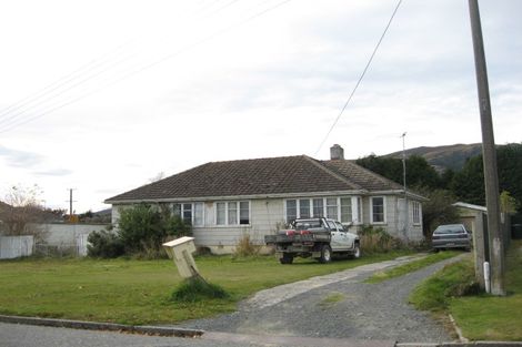 Photo of property in 24 Devon Street, Tapanui, 9522