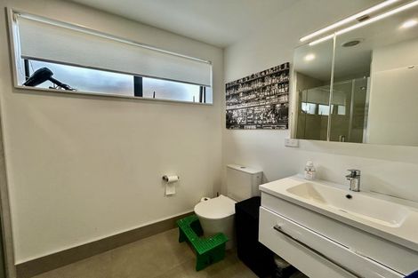 Photo of property in 1a Lowe Street, Belmont, Auckland, 0622