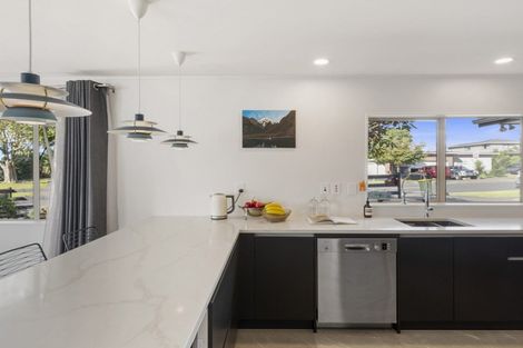 Photo of property in 47 Crawford Avenue, Mangere Bridge, Auckland, 2022