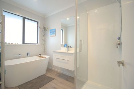 Photo of property in 8 Te Hurunui Drive, Pegasus, 7612