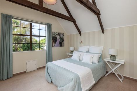 Photo of property in 2/22 Middle Road, Havelock North, 4130