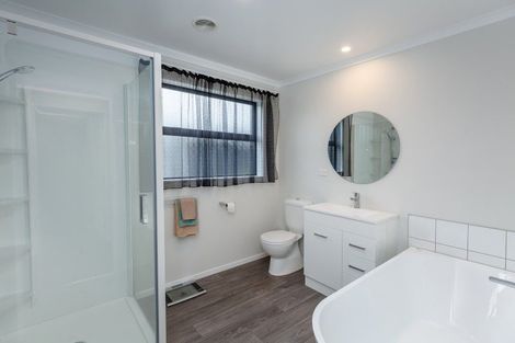 Photo of property in 6 Ataahua Place, Featherston, 5710