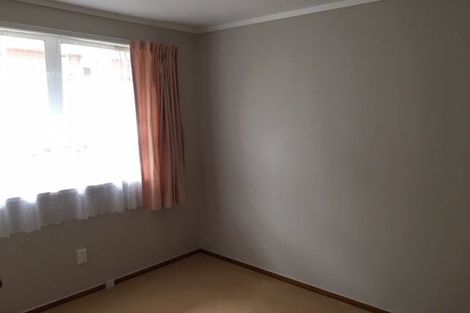 Photo of property in 2/23 Poinsettia Place, Henderson, Auckland, 0610