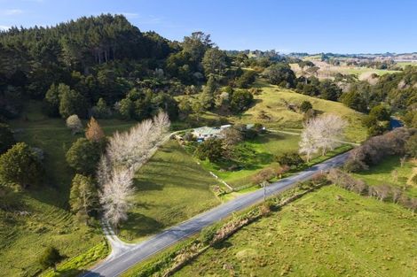 Photo of property in 550 Kaipara Flats Road, Dome Forest, Warkworth, 0981