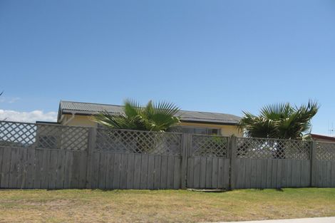 Photo of property in 294 Pukehina Parade, Pukehina, Te Puke, 3189