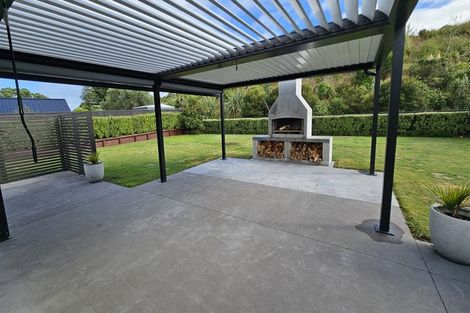 Photo of property in 13 Birdie Lane, Waiwhakaiho, New Plymouth, 4312