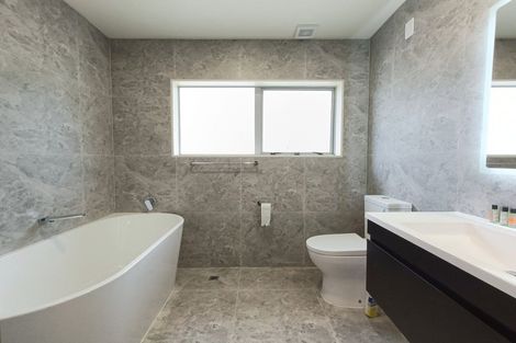 Photo of property in 17 Bob Charles Drive, Golflands, Auckland, 2013