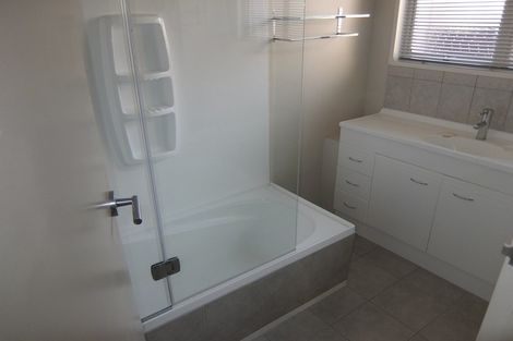 Photo of property in 92 Long Melford Road, Awapuni, Palmerston North, 4412