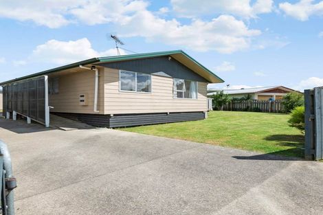 Photo of property in 2 Matipo Drive, Tuakau, 2121