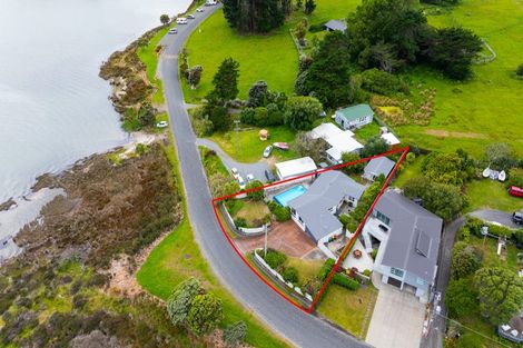 Photo of property in 7 Motukaraka Point, Pauatahanui, Porirua, 5381