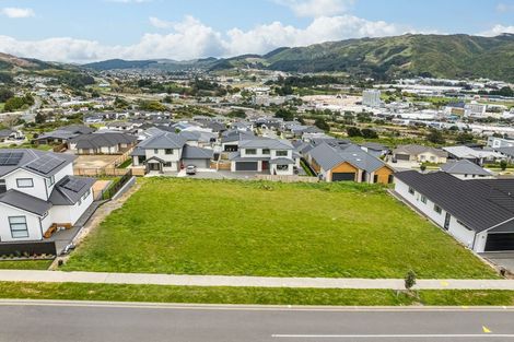 Photo of property in 28 Te Hoiere Street, Aotea, Porirua, 5024