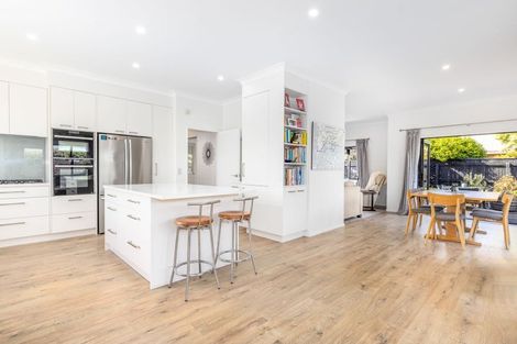 Photo of property in 2 Georgia Grove, Paraparaumu, 5032