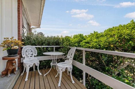 Photo of property in 4/28 Uxbridge Road, Mellons Bay, Auckland, 2014