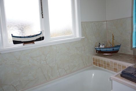 Photo of property in 123-125 Tiro Tiro Road, Levin, 5510