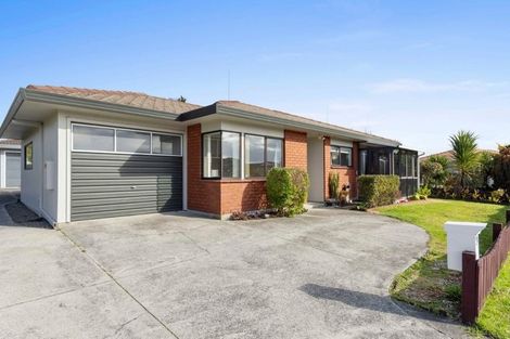 Photo of property in 76a Gloucester Road, Mount Maunganui, 3116
