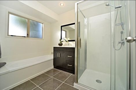 Photo of property in 8 Rebecca Rise, Weymouth, Auckland, 2103