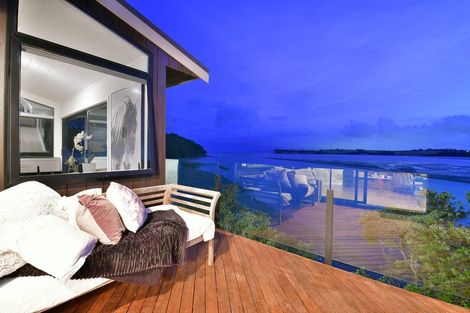 Photo of property in 254 Wade River Road, Wade Heads, Whangaparaoa, 0932