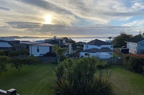 Photo of property in 46 De Luen Avenue, Tindalls Beach, Whangaparaoa, 0930