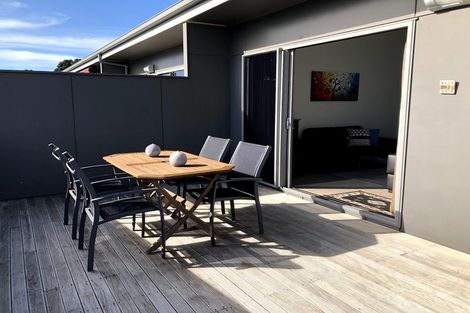 Photo of property in Boulder Apartments, 18 Buller Street, New Plymouth, 4310