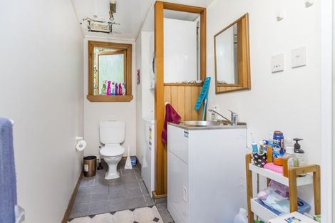 Photo of property in 17 Waiapu Road, Kelburn, Wellington, 6012