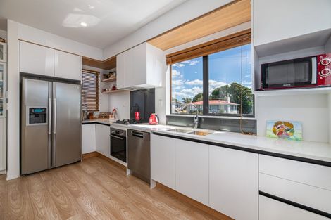 Photo of property in 1/4 Edgerton Road, Te Atatu Peninsula, Auckland, 0610