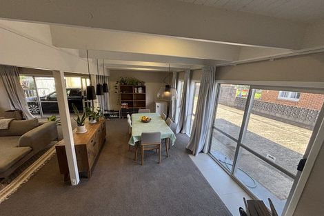 Photo of property in 16 Taikata Road, Te Atatu Peninsula, Auckland, 0610