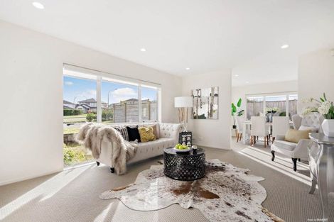 Photo of property in 99 Bayvista Drive, Karaka, Papakura, 2113