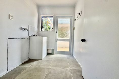 Photo of property in 957 East Coast Road, Torbay, Auckland, 0630