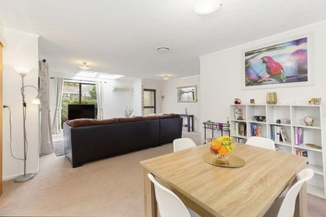 Photo of property in 1/7 Tawa Street, Tawa, Wellington, 5028