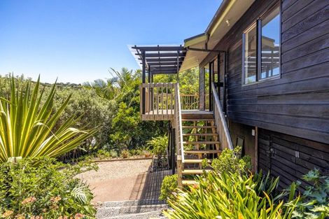 Photo of property in 32 Ocean Road, Surfdale, Waiheke Island, 1081
