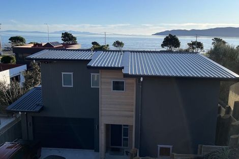 Photo of property in 1 Tahi Road, Paraparaumu Beach, Paraparaumu, 5032