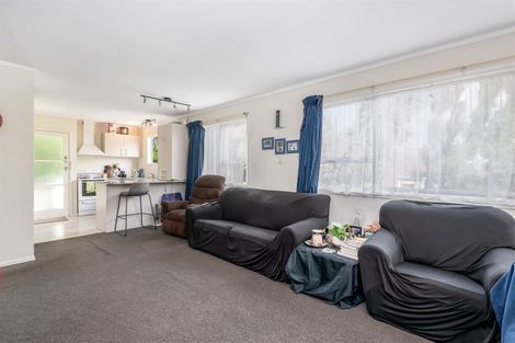 Photo of property in 2/35 Birman Close, Half Moon Bay, Auckland, 2012