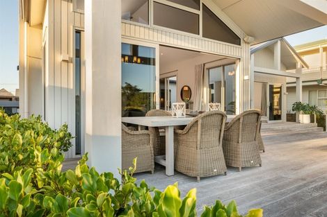 Photo of property in 114 Oceanbeach Road, Mount Maunganui, 3116