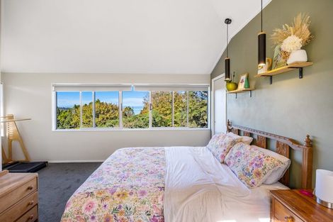 Photo of property in 34 Rauhuia Crescent, Parau, Auckland, 0604